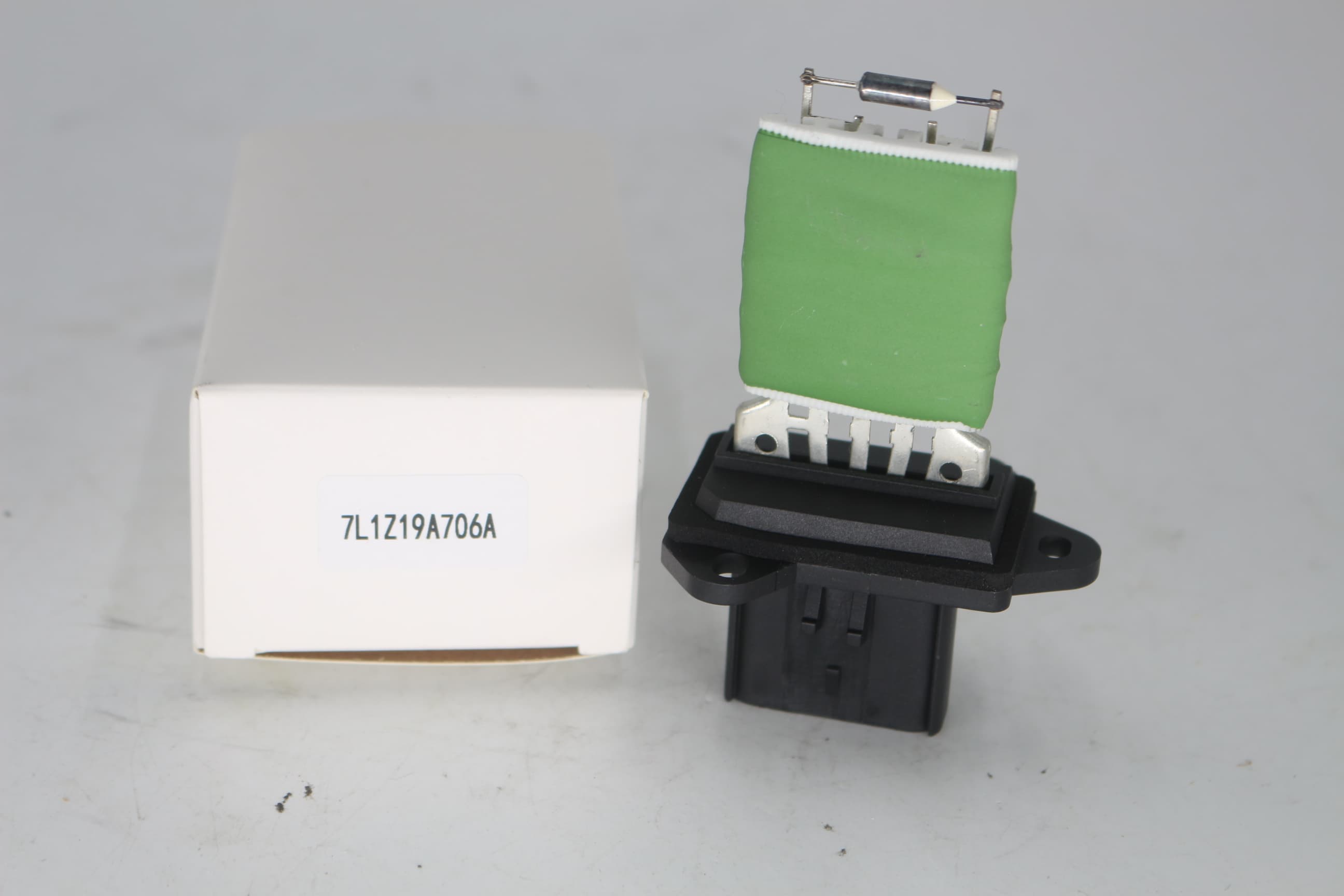 Auto Parts 7L1Z19A706A
